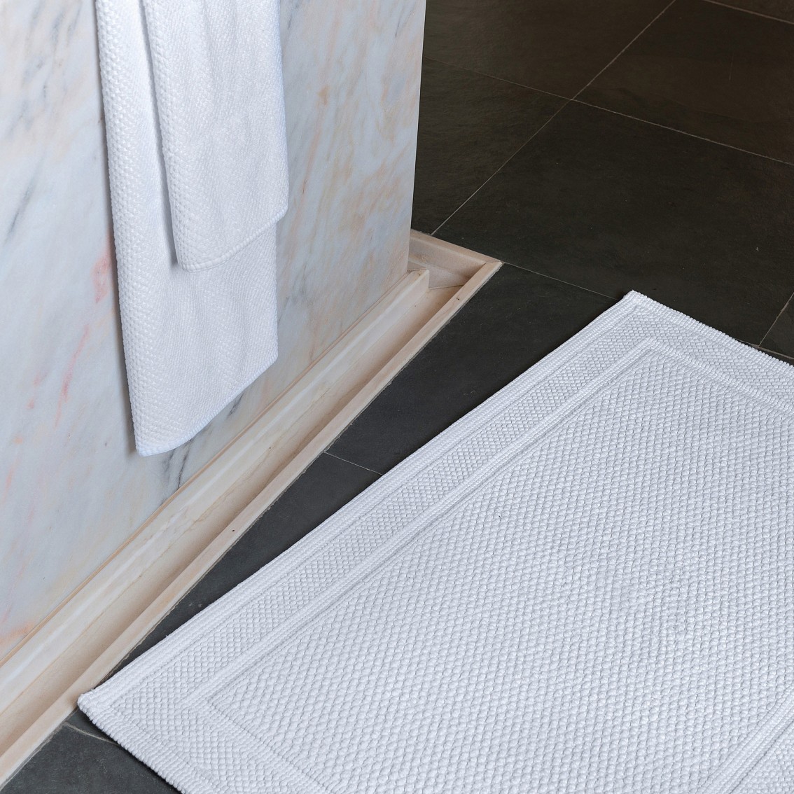 BEE WAFFLE BATH MAT BEE WAFFLE BATH MAT