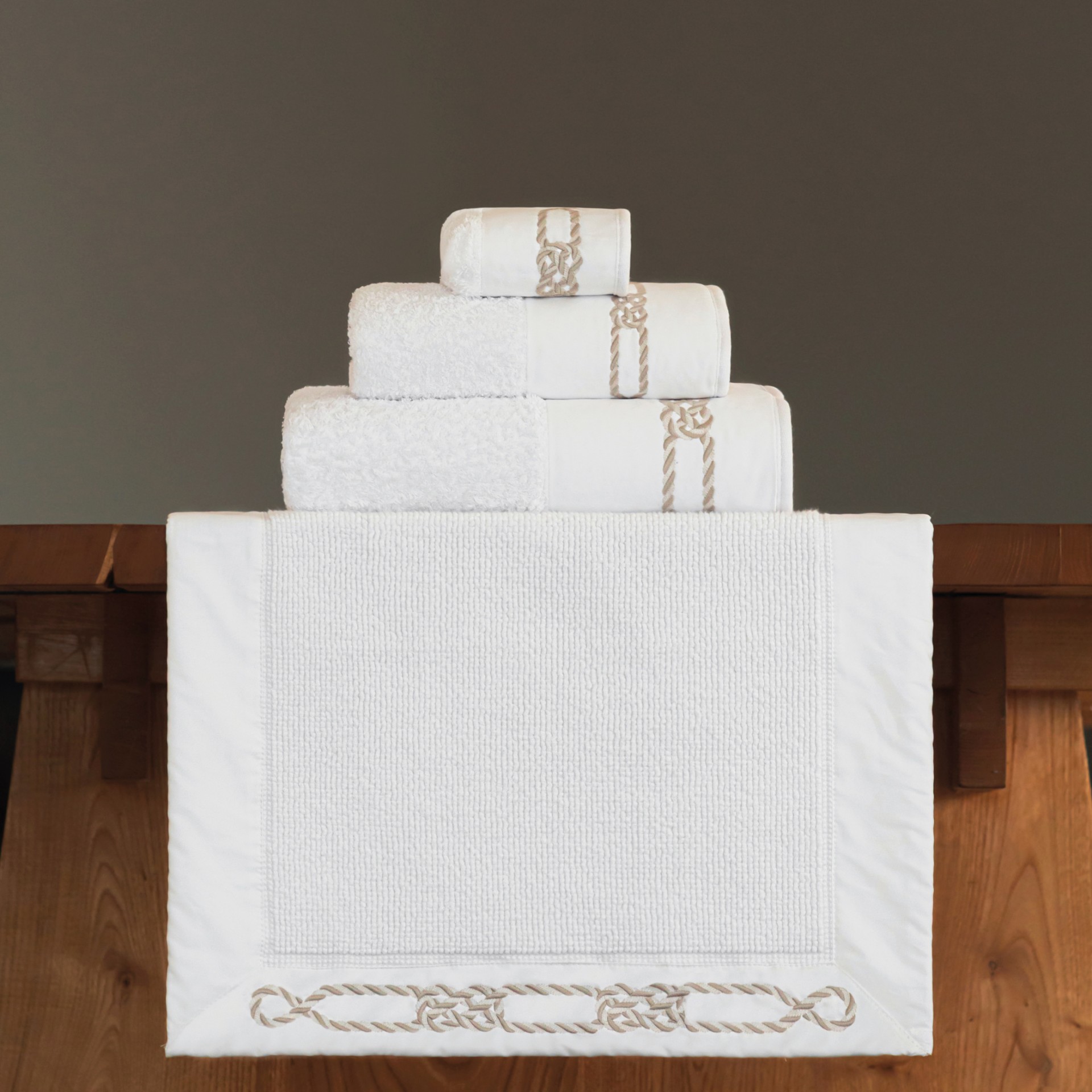 VELLUTO TOWELS