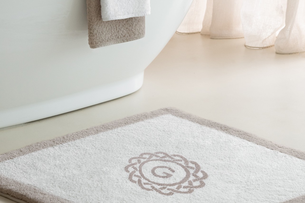 Alfombras de Baño Personalizadas: La Guía de Personalización Premium Graccioza